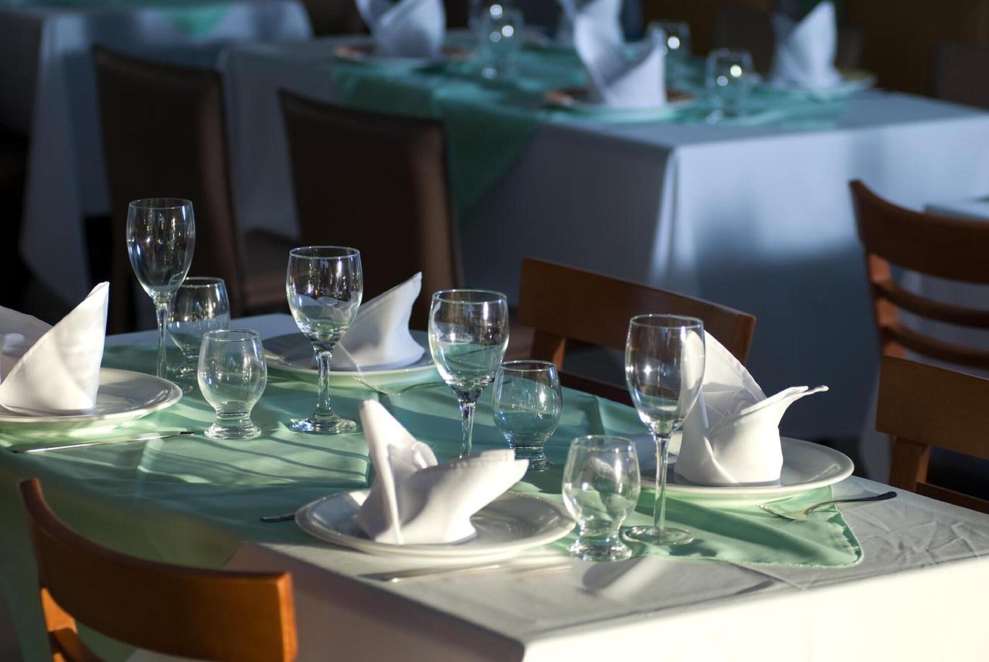 Oyo Hotel Arembepe Beach Hotel, Camacari Ngoại thất bức ảnh