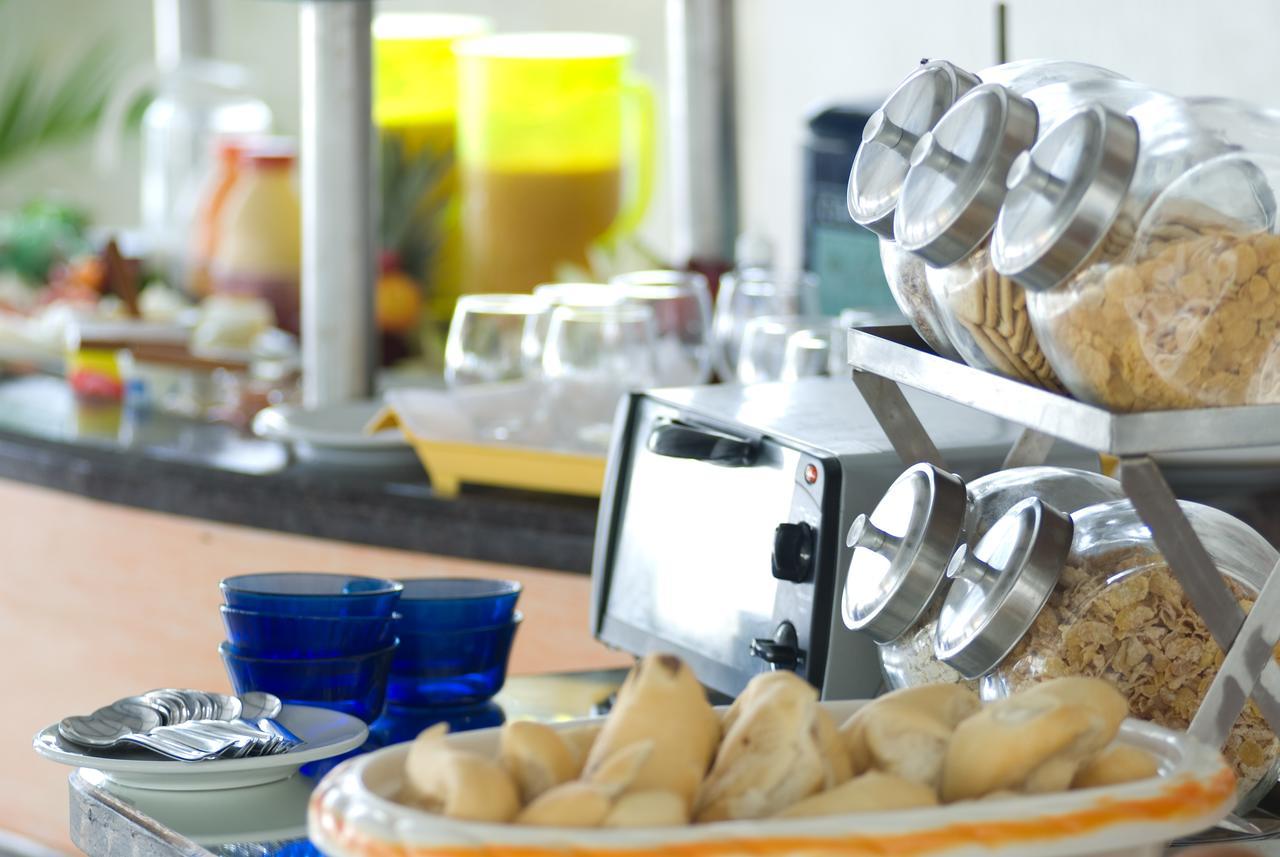Oyo Hotel Arembepe Beach Hotel, Camacari Ngoại thất bức ảnh